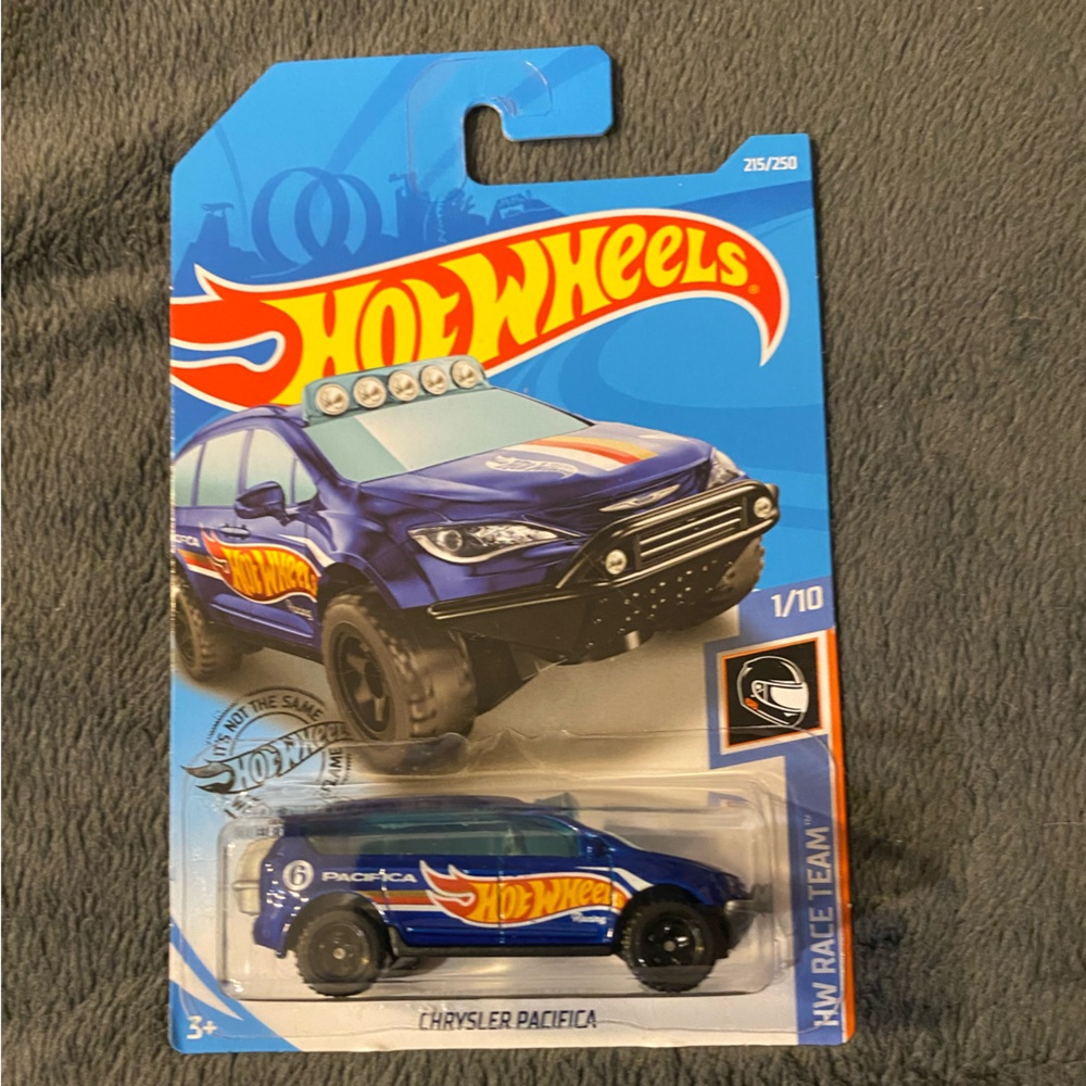 "🥦5/$25🥦" Hot Wheels Chrysler Pacifica